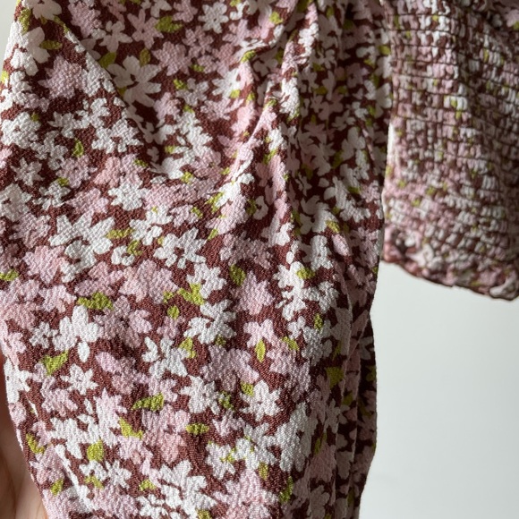 Aritzia Sunday Best Blouse - Picture 4 of 5